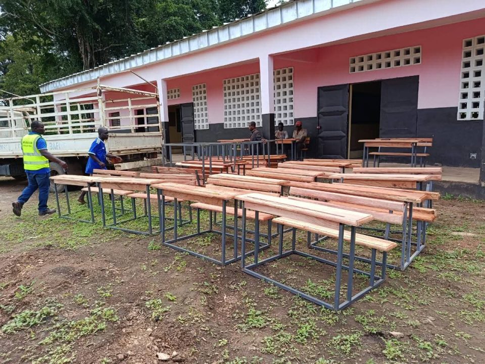 Côte d’Ivoire-AIP/ 1 700 tables-bancs en cours de déploiement dans les établissements scolaires du Bafing