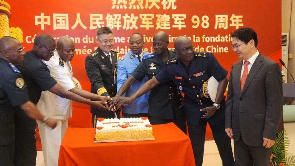 Côte d’Ivoire-AIP/ Le 98e anniversaire de la fondation de l’Armée populaire de libération de Chine célébré à Abidjan