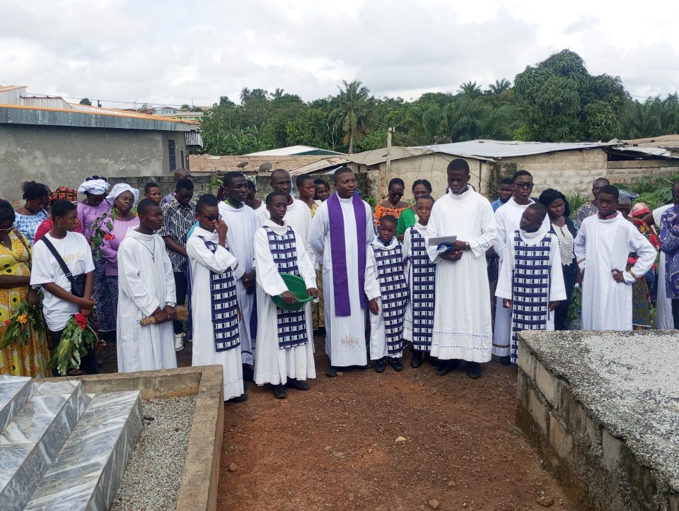 Côte d’Ivoire-AIP/ Les fidèles catholiques de Sikensi invités à prier constamment pour les “âmes du purgatoire”