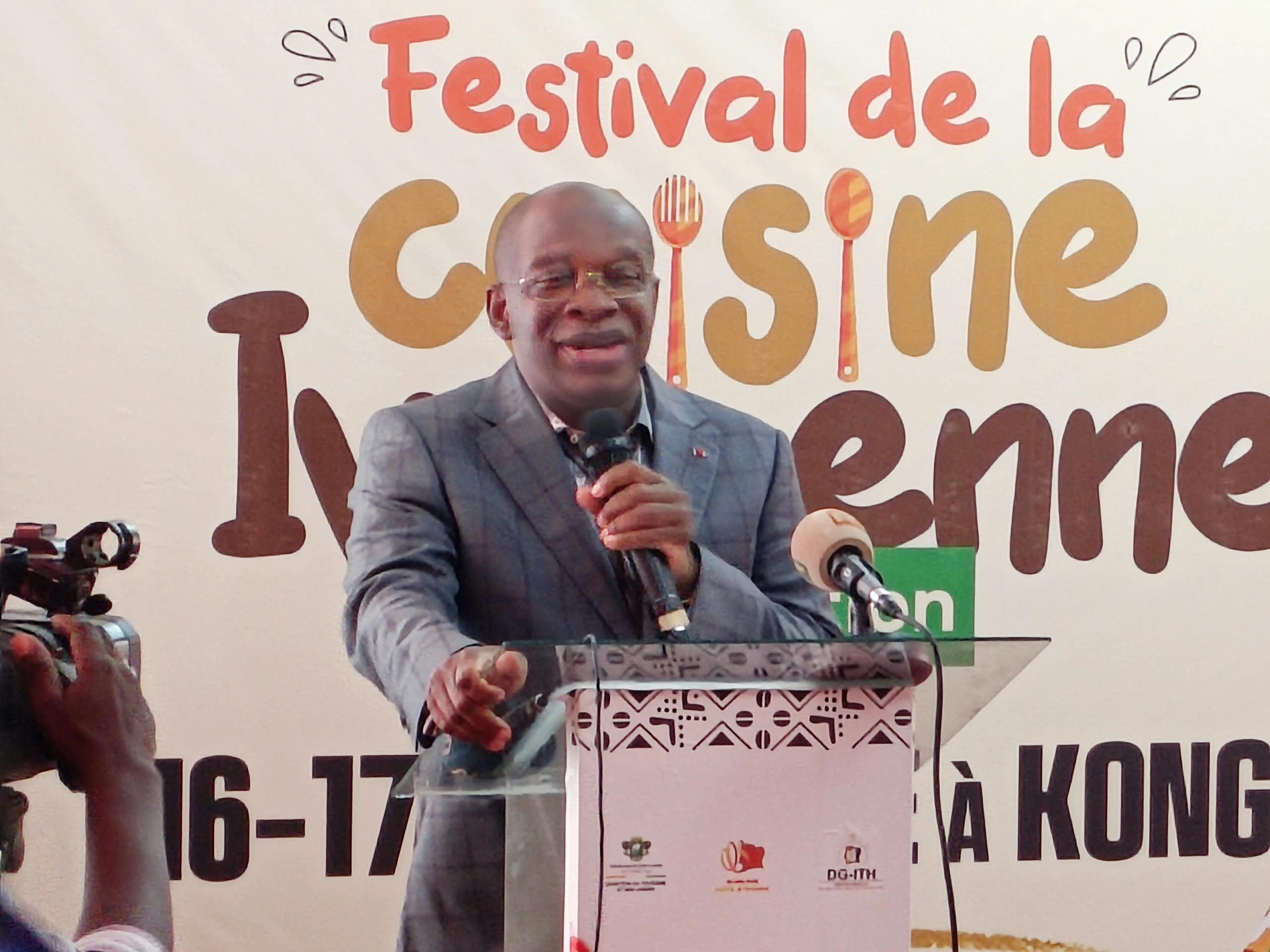 Côte d’Ivoire-AIP/Le ministre du Tourisme et des Loisirs appelle les jeunes à investir dans les métiers de la gastronomie