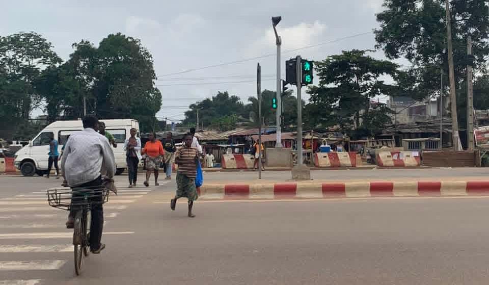Côte d’Ivoire-AIP/ Des feux tricolores désormais opérationnels à Songon pour renforcer la sécurité routière