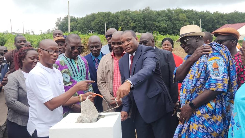 Côte d’Ivoire-AIP/ La première pierre du siège du SYNAFETP-CI posée à Songon M’Bratté