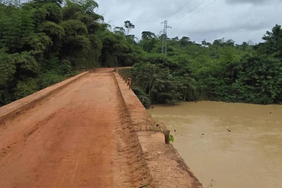Côte d’Ivoire-AIP/ Djouroutou: le pont sur le fleuve Hana se dégrade et inquiète les usagers