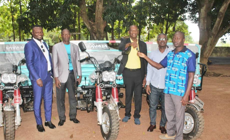 Côte d’Ivoire-AIP/ La mairie de Niakara dotée de moyens roulants et matériel informatique