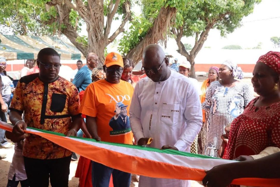 Côte d’Ivoire-AIP/ Le maire de Tafiré remet deux infrastructures scolaires aux bénéficiaires