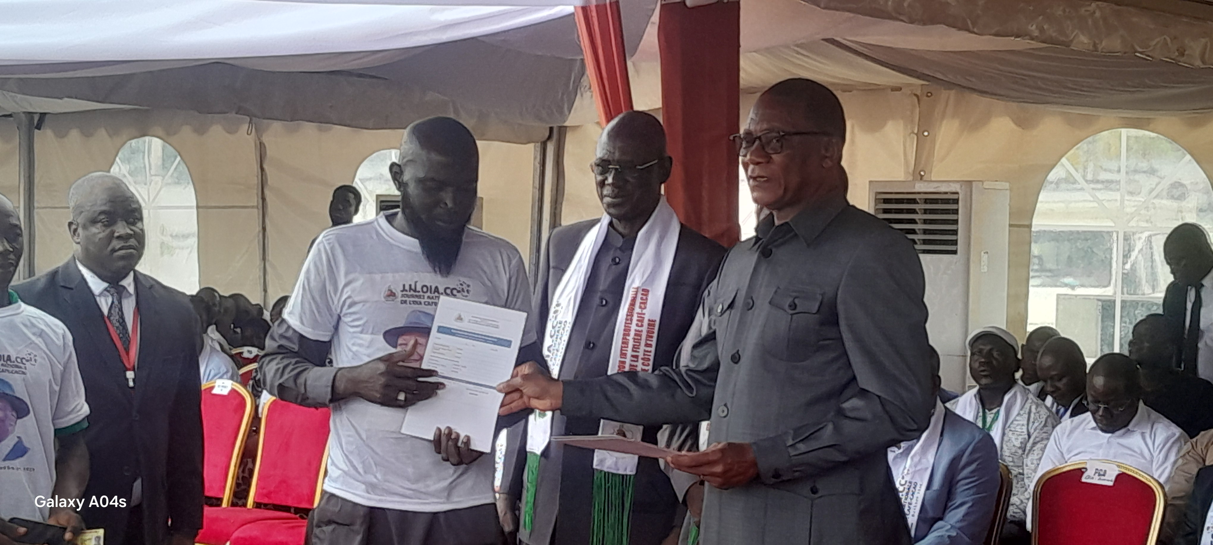 Côte d’Ivoire-AIP/ JN-OIA-CC 2026: l’opération nationale de distribution de produits phytosanitaires officiellement lancée