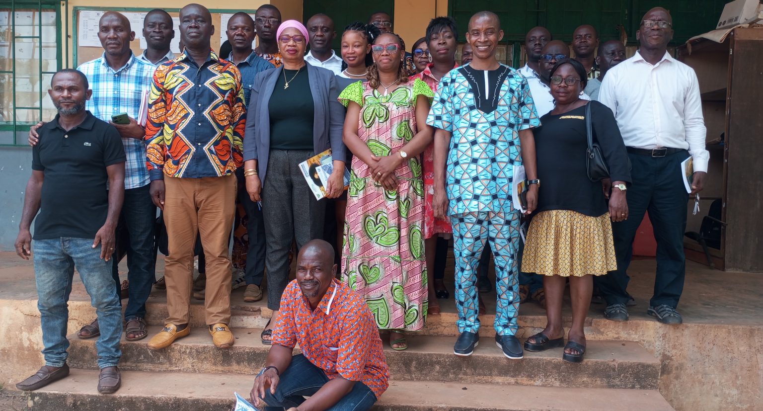 Côte d’Ivoire-AIP/ Les personnels du lycée municipal de Sikensi invités à acquérir des terrains dans les zones approuvées