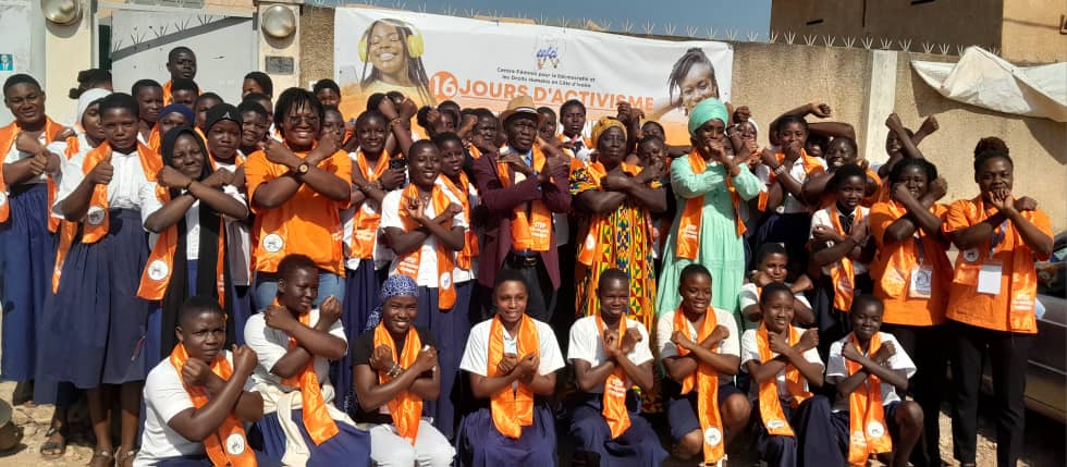 Côte d’Ivoire-AIP/ Le CEFCI sensibilise 200 jeunes filles de Niakara contre les violences en ligne
