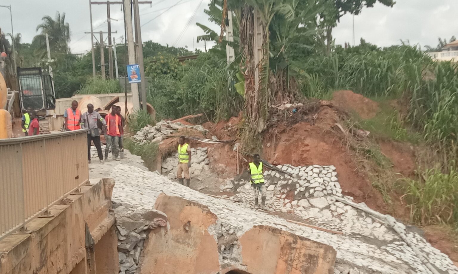 Côte d’Ivoire-AIP/Le pont d’entrée à Bingerville en cours de réhabilitation pour prévenir les glissements de terrain
