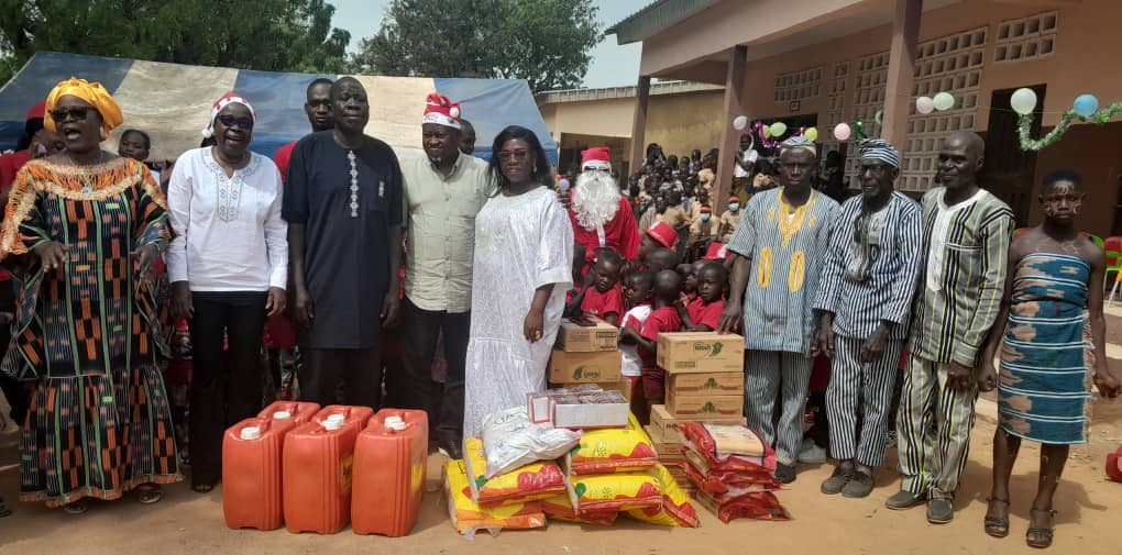 Côte d’Ivoire-AIP/ Des vivres offerts pour renforcer la cantine scolaire à Latokaha