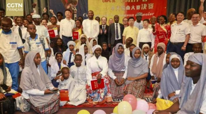 Côte d’Ivoire-AIP/ Inter/ Une étudiante de l’Institut Confucius vainqueur de la finale de la 2è édition du concours de chansons chinoises « La Voix du Tchad »