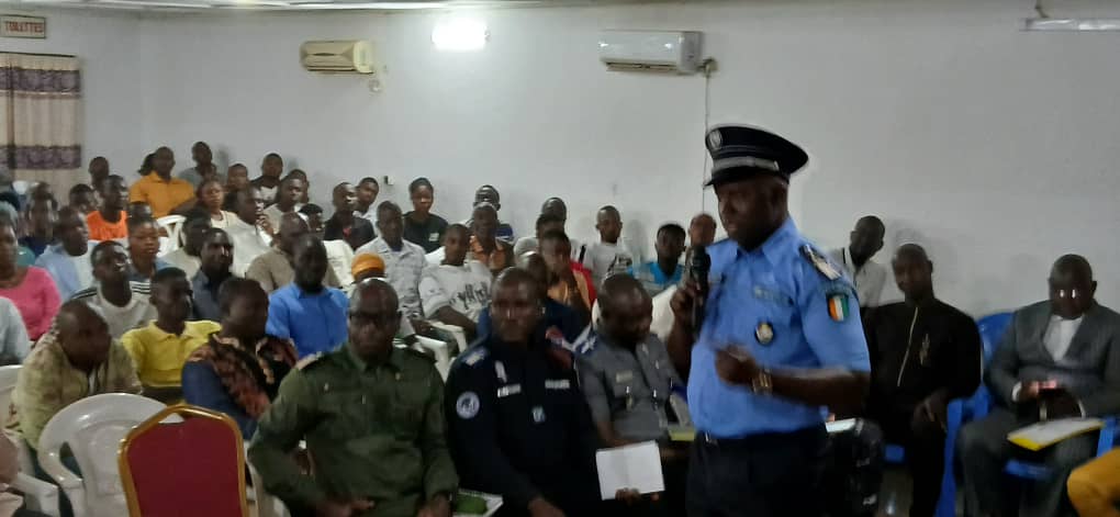 Côte d'Ivoire-AIP/ Duékoué: la police rassure les producteurs sur la sécurité de la campagne café-cacao