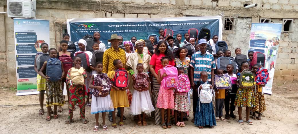 Côte d’Ivoire-AIP/ Plus de 50 élèves issus de familles vulnérables reçoivent des kits scolaires à Duékoué