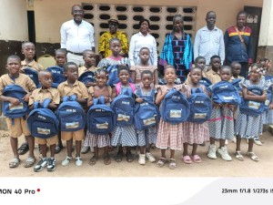 Côte d'Ivoire-AIP/Les meilleurs élèves du primaire de Niamoué et Tiassalékro honorés par la diaspora de Tiassalé en France