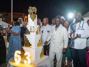 Côte d’Ivoire-AIP /Adama Bictogo apporte un appui financier à des retraités de Yopougon