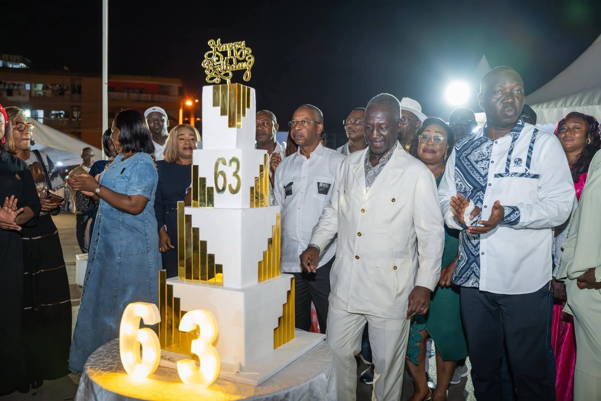 Côte d’Ivoire-AIP /Adama Bictogo apporte un appui financier à des retraités de Yopougon