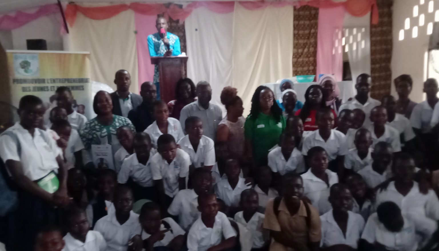 Côte d’Ivoire-AIP/ Les élèves du lycée moderne de Bingerville sensibilisés à l’adoption de comportements éco-responsables pour une année scolaire réussie