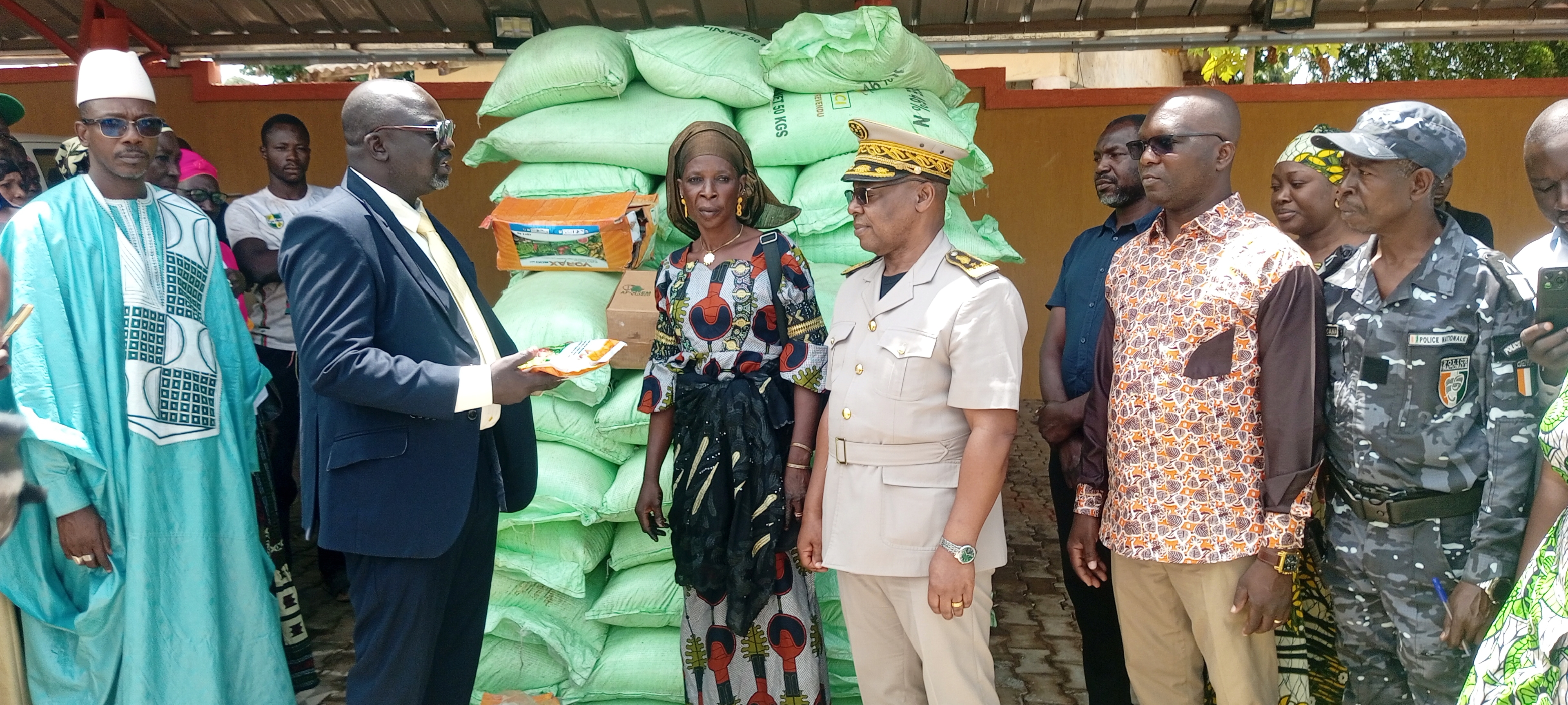 Côte d’Ivoire-AIP/ Une centaine de coopératives agricoles bénéficient de 44 millions FCFA d’intrants dans le Tchologo