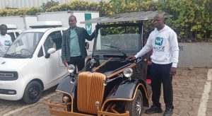 Côte d’Ivoire-AIP / Des véhicules électriques assemblés localement présentés au public à Bingerville