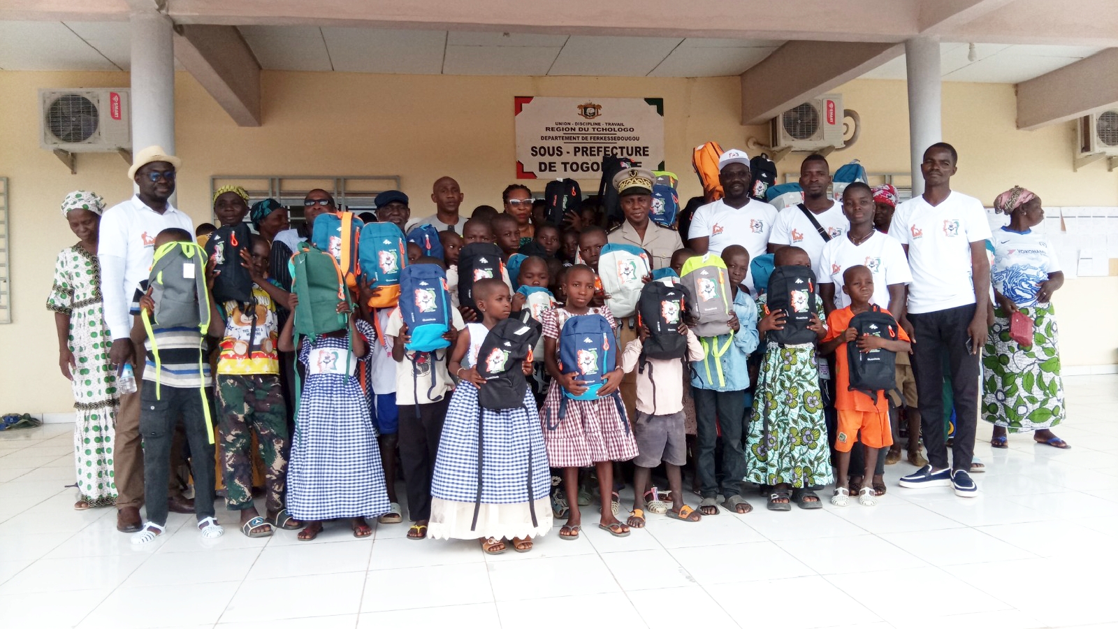 Côte d’Ivoire -AIP/ Plus de 50 kits scolaires remis à des enfants de Togonieré et de Ferkéssédougou