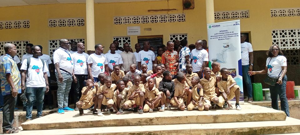 Côte d’Ivoire-AIP/La société Africa Global Logistics et Sitarail rénovent l’école primaire catholique garçon de Ferkessédougou