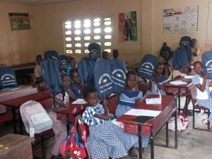 Côte d'Ivoire-AIP/ Des kits scolaires remis aux écoliers au premier jour de la rentrée à Sikensi