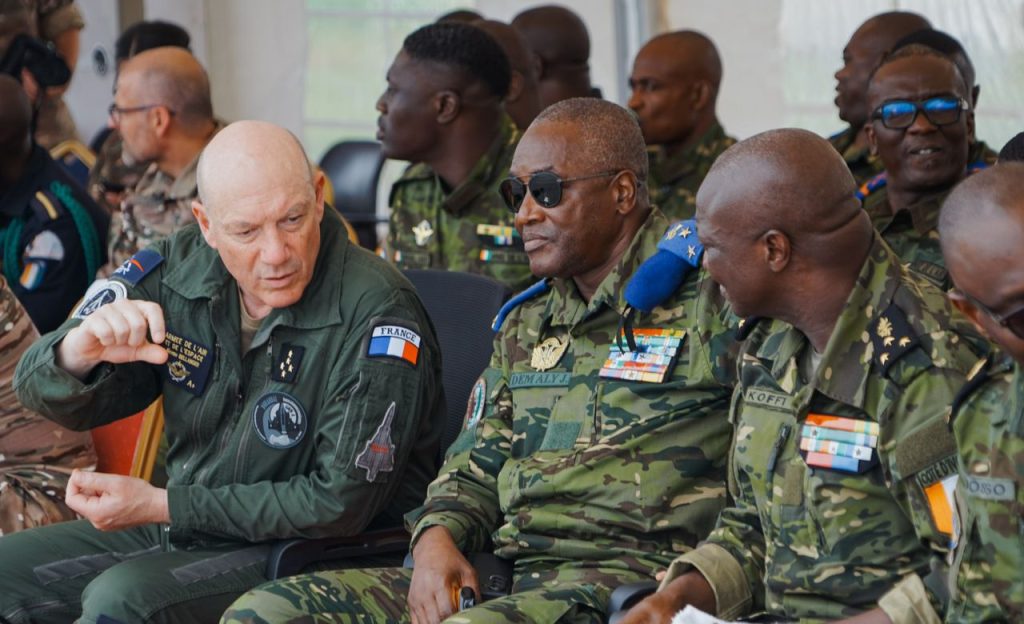 Côte d'Ivoire-AIP/ TOURACO 2026 : des autorités militaires ivoiriennes et françaises assistent à des démonstrations conjointes des capacités aéroterrestres