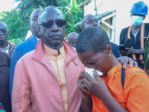Côte d'Ivoire-AIP/ Adama Bictogo au chevet des familles endeuillées suite à un effondrement des habitations à Niangon-Adjamé