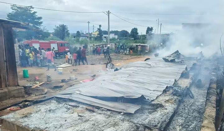 Côte d'Ivoire-AIP/ Des maisons en bois ravagées par un incendie à Songon-Kassemblé