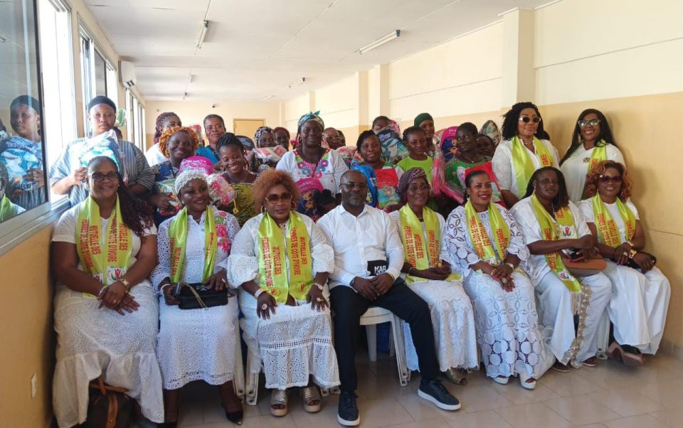 Côte d’Ivoire-AIP/ La MUFEMCI fait don de vivres et non-vivres aux femmes déguerpies de Koumassi et de Port-Bouët