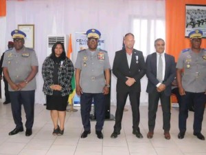 Côte d’Ivoire-AIP/Deux experts américains dans la lutte contre le terrorisme décorés par la gendarmerie nationale