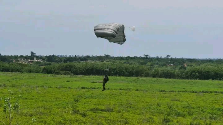Côte d'Ivoire-AIP/ Saint-Michel: un saut de démonstration en parachute prévu le 3 octobre à la place Ficgayo de Yopougon