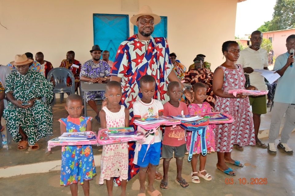 Côte d’Ivoire-AIP/ La chefferie de Songon-Té offre des kits scolaires à plus de 300 élèves