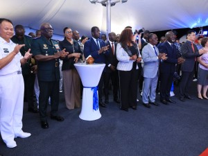 Côte d'Ivoire-AIP/ Des autorités découvrent les capacités médicales du navire-hôpital militaire chinois à Abidjan