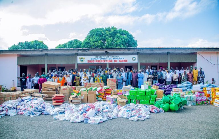 Côte d’Ivoire-AIP/ Les populations de Tafiré reçoivent des dons du vice-Président de la République et de son épouse
