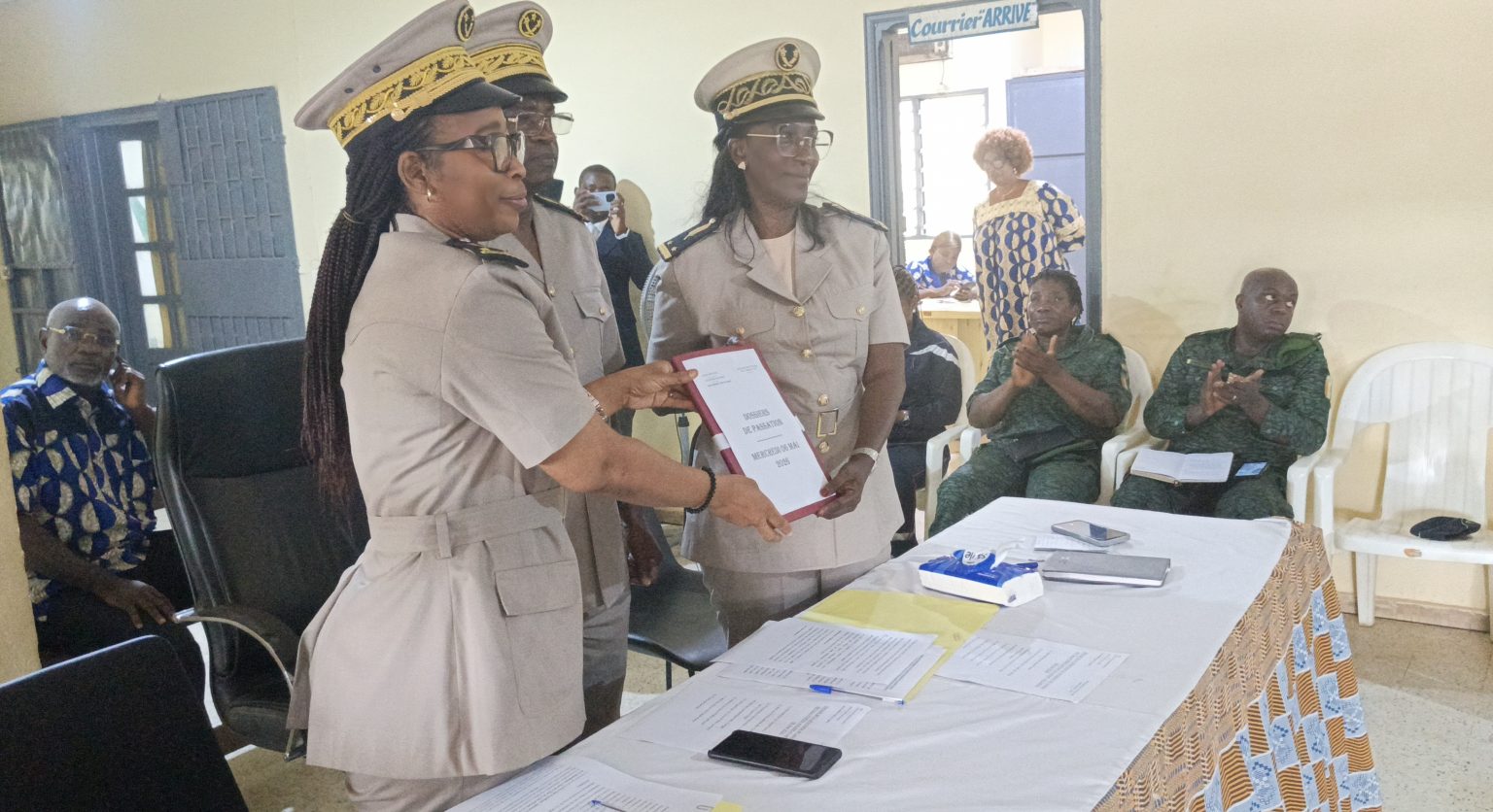 Côte d’Ivoire-AIP/ Le nouveau sous-préfet de Dabou reçoit les recommandations d’importants dossiers de sa circonscription