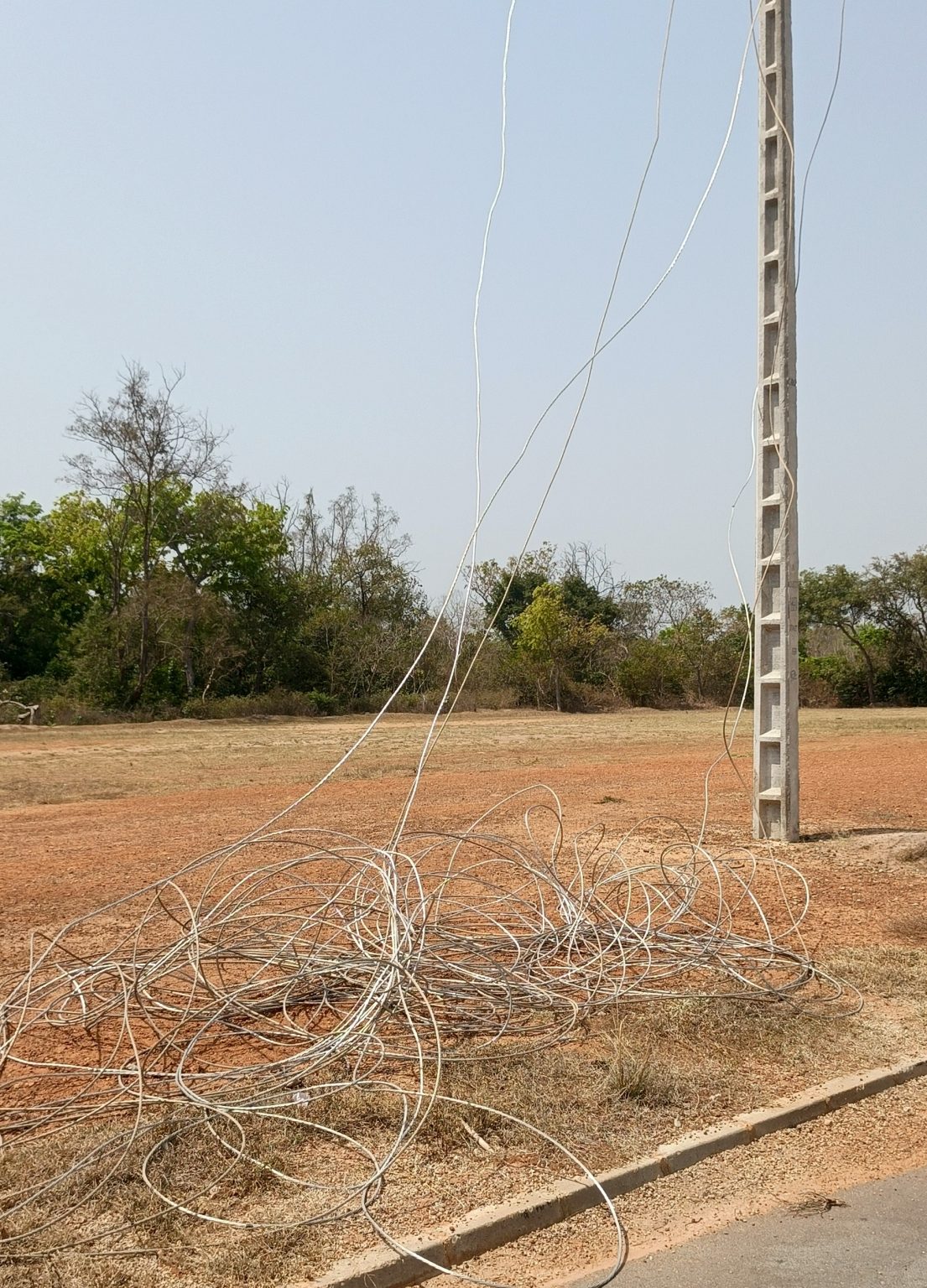Côte d’Ivoire-AIP/ Un câble électrique décroché à Panagana met en danger les populations
