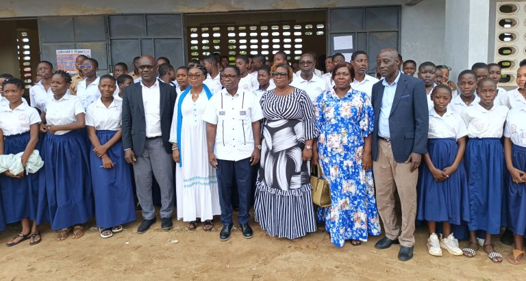 Côte d’Ivoire-AIP/ La caravane STIM à Dabou pour promouvoir les disciplines scientifiques auprès des jeunes filles