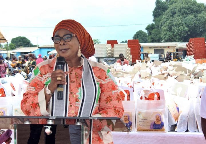 Côte d’Ivoire-AIP/La députée d’Arikokaha-Niakara-Tortiya renforce la cohésion sociale en honorant les chefs traditionnels et les familles