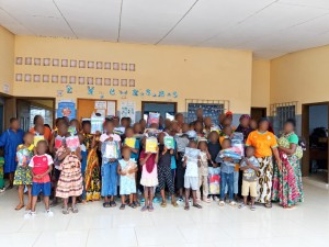 Côte d’Ivoire-AIP/ Une ONG distribue des kits scolaires à 55 orphelins et enfants vulnérables à Lakota