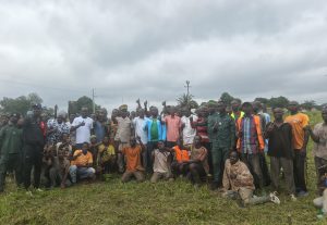Côte d’Ivoire-AIP/ Le village de Bondoyo prépare la fête de l’Indépendance par une opération de salubrité et de reboisement