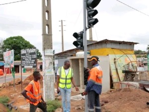 Côte d'Ivoire-AIP/ Des feux tricolores pour fluidifier la circulation et renforcer la sécurité routière à Toumodi