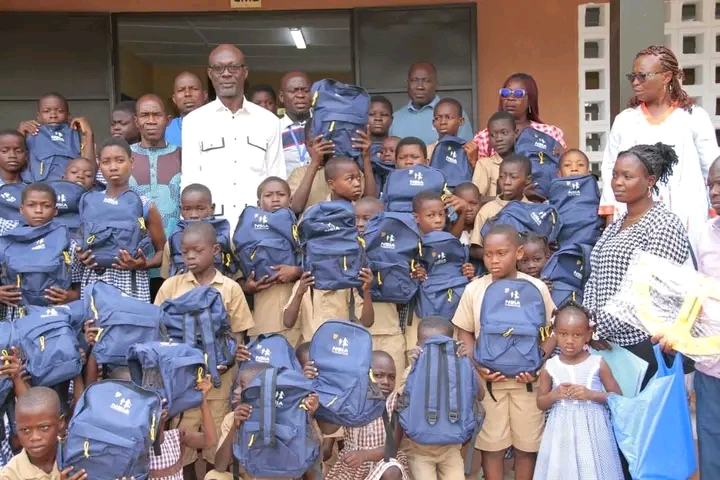 Côte d’Ivoire-AIP/ La mairie de Toumodi distribue des kits scolaires et du matériel didactique aux acteurs de l’éducation