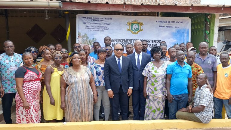 Côte d’Ivoire-AIP/ Cinquante artisans de Dabou renforcent leurs compétences managériales en gestion