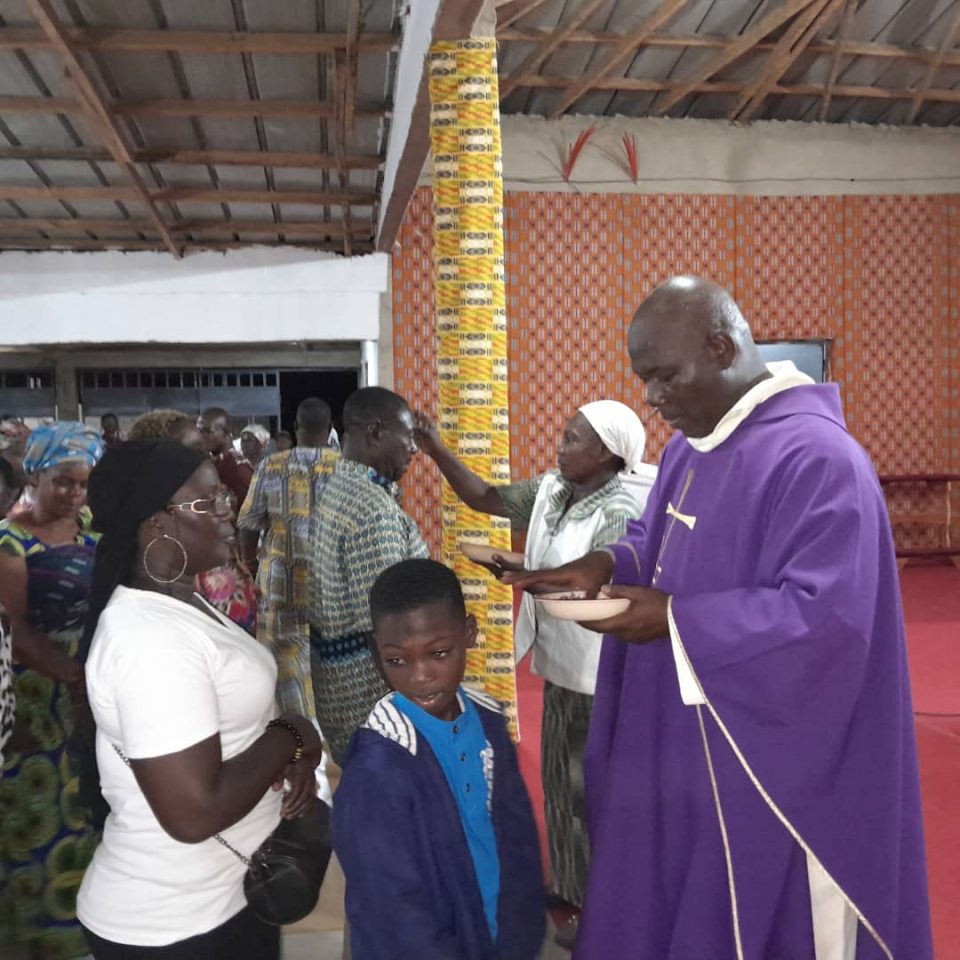Côte d’Ivoire-AIP/ Tiébissou: le curé de Sainte Bernadette Soubirous appelle à la paix et à la réconciliation