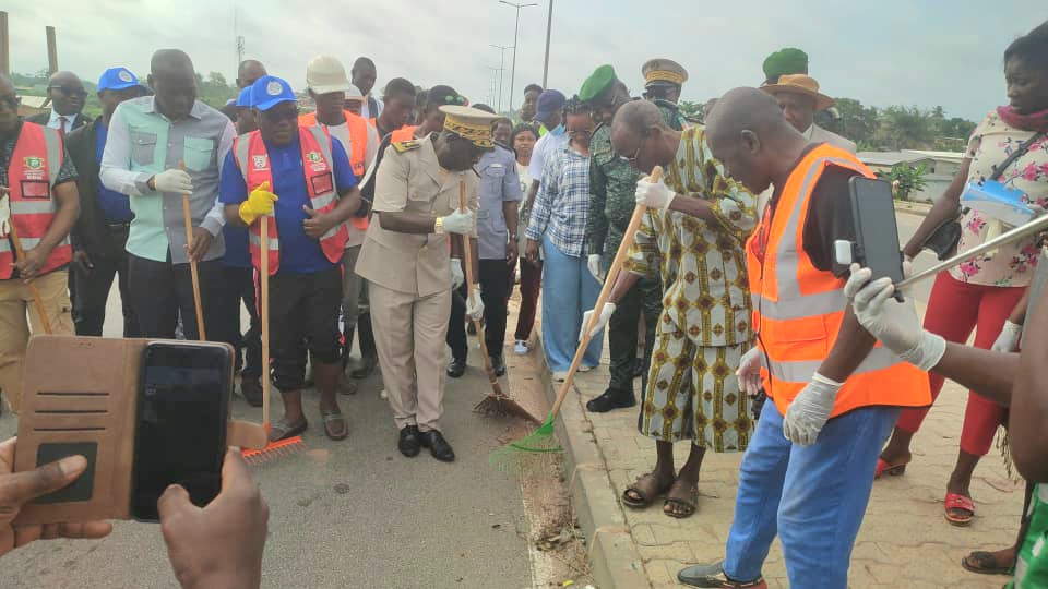 Côte d’Ivoire-AIP/Le préfet de région de l’Agnéby-Tiassa lance l’opération « département propre » avant la fête de l’Indépendance