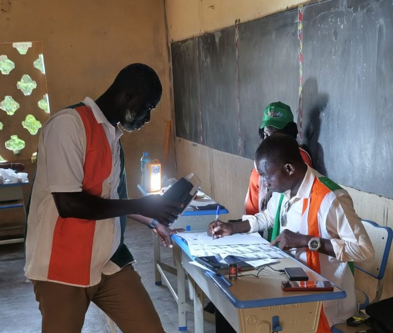 Côte d’Ivoire-AIP/ Présidentielle 2025: le dépouillement se déroule à la lumière de torches dans des villages à Dabakala