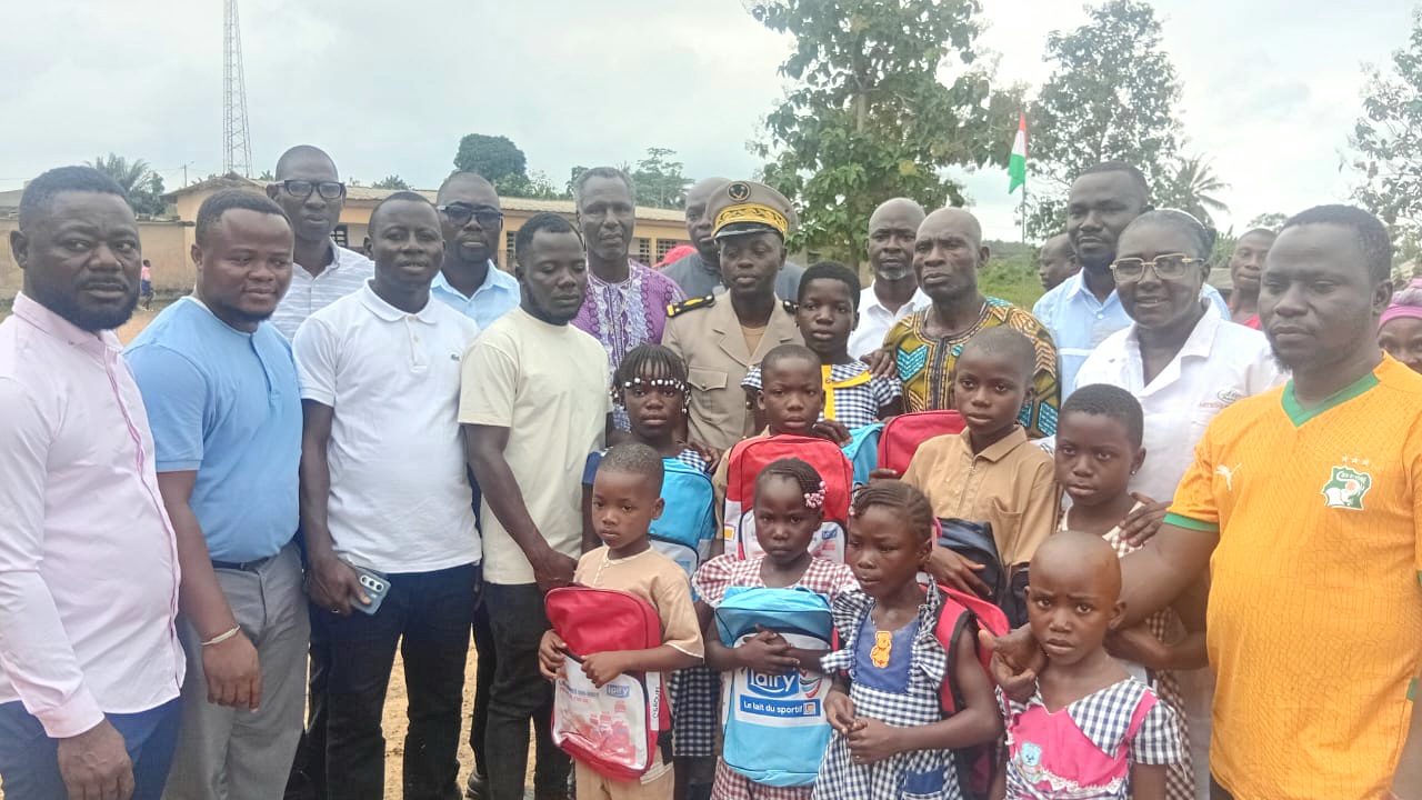 Côte d’Ivoire-AIP/ 400 kits scolaires offerts aux élèves de Kassiguié