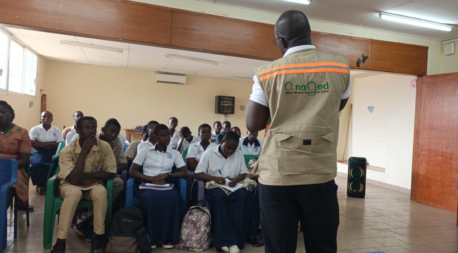Côte d’Ivoire-AIP/ L’ANAGED forme des clubs environnement des écoles de Dabou à la bonne gestion des déchets