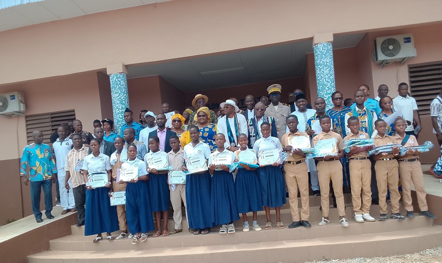 Côte d’Ivoire-AIP/ Une quarantaine de lauréats distingués à la Journée de l’excellence du collège moderne Tiébissou
